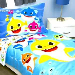 Nickelodeon Baby Shark 4 Piece Toddler Bed Set